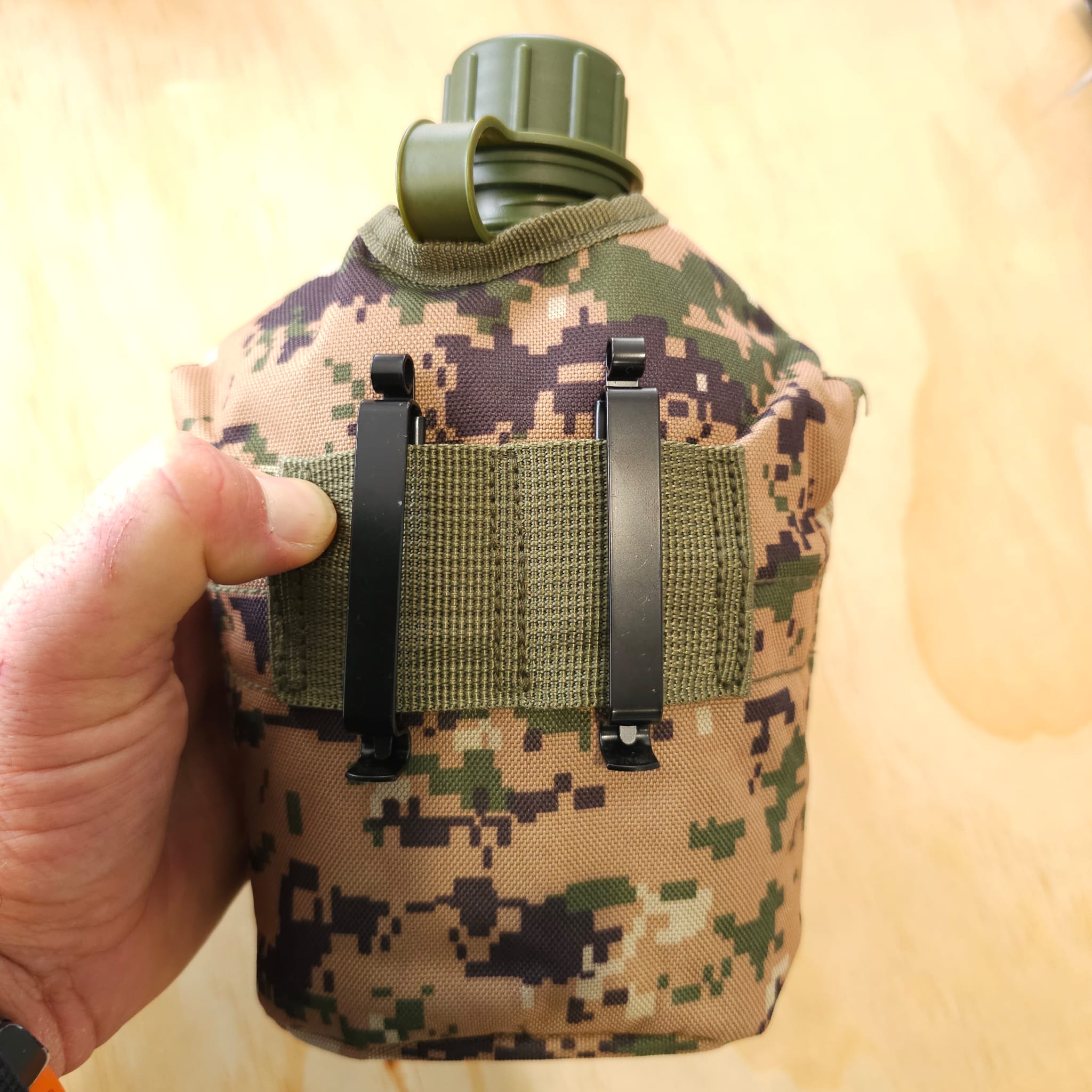 US Military Canteen & Bottle - Camo - Image 3