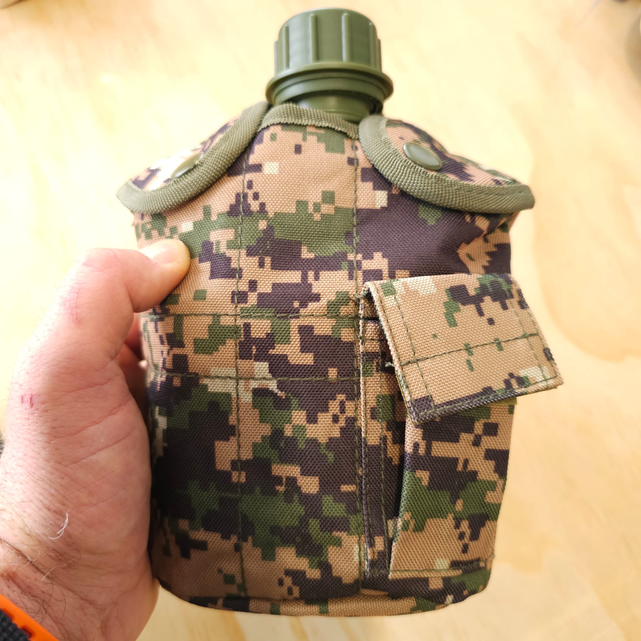 US military-style canteen set with bottle and cup