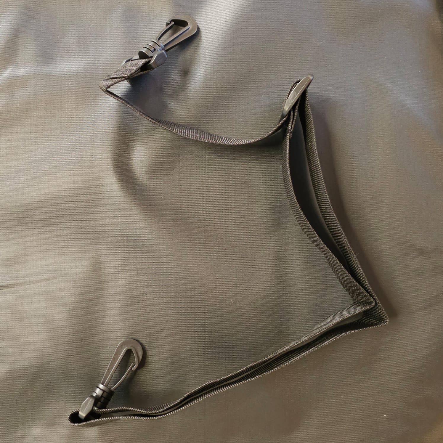 Compound Bow Case – Soft, Lightweight Bow Bag with Arrow Pocket and Backpack Straps - Image 5